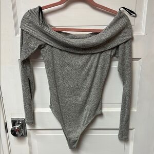 Urban Outfitters Gray Off-Shoulder bodysuit long sleeve. Women’s size small